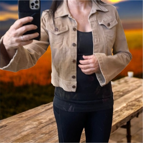VINTAGE SYRUP CLOTHING 90’s Tan Corduroy jean jacket with bell sleeves - Picture 2 of 8